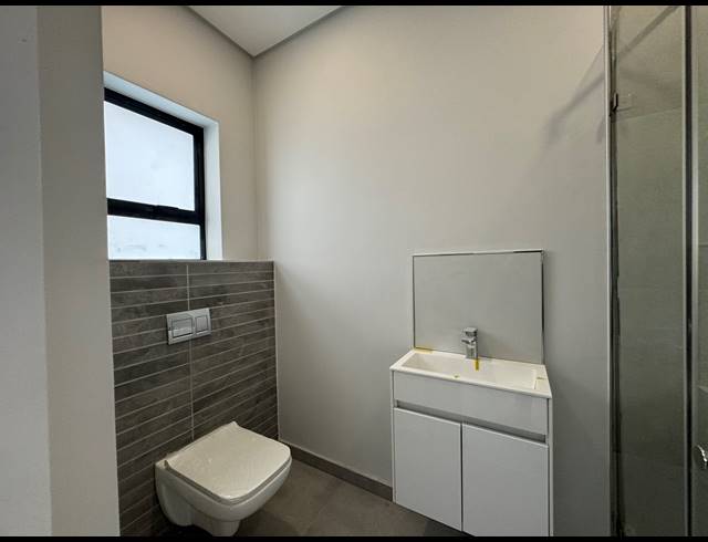 4 BEDROOM HOUSE FOR SALE IN SANDOWN